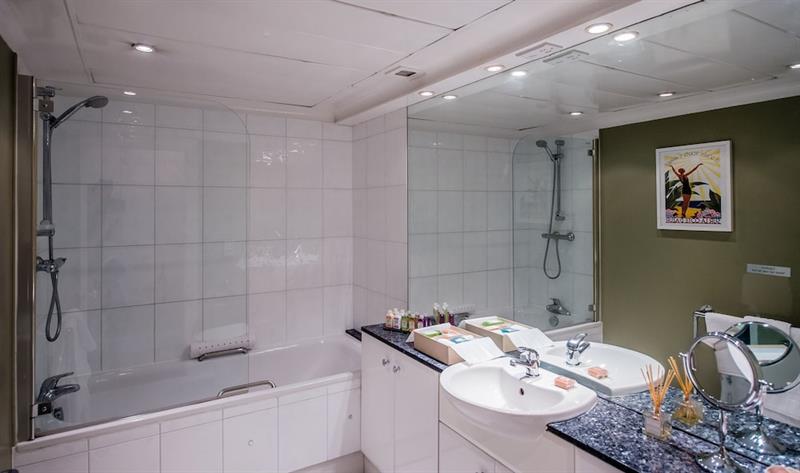 9 Hertford Street Apartament Londra